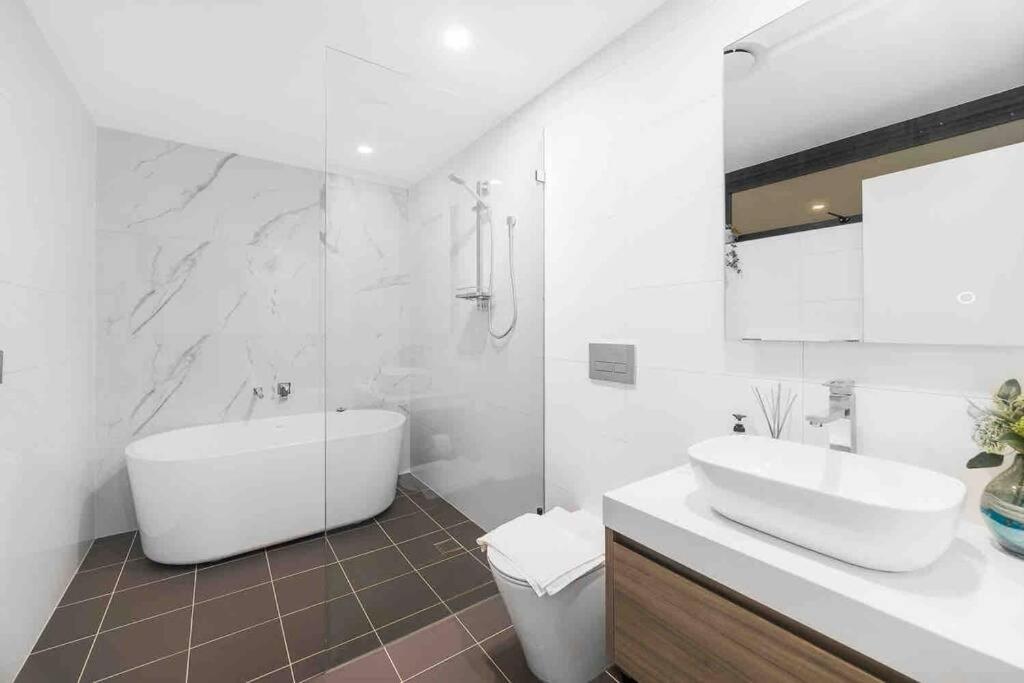 Luxury 3 Bedroom Apartment In Ryde Σίδνεϊ Εξωτερικό φωτογραφία