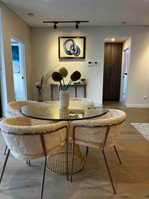 Luxury 3 Bedroom Apartment In Ryde Σίδνεϊ Εξωτερικό φωτογραφία